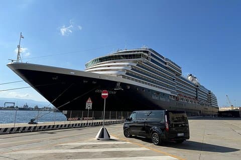 Messina Port Private waiting to Customers