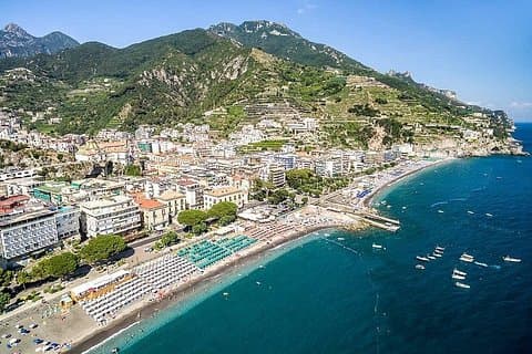 Transfer from Maiori to Naples with a Professional Driver