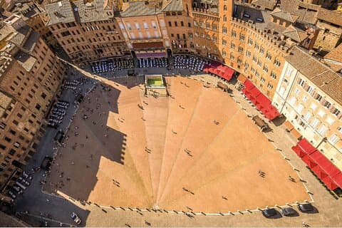 Siena Walking Tour with Audio and Written Guide by a local
