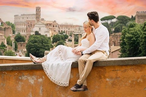 Rome: Private Colosseum Photoshoot with Local Photographer
