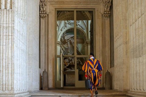 Rome: St. Peter’s Basilica Tour, La Pietà, Papal Tombs and Dome
