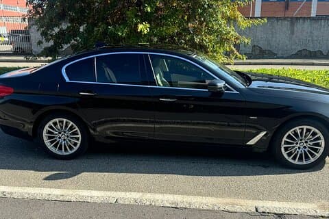 Luxury Private Transfer Bergamo Airport from/to Milan Center