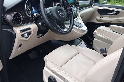 Private Luxury transfer Milan center to/from train metro station