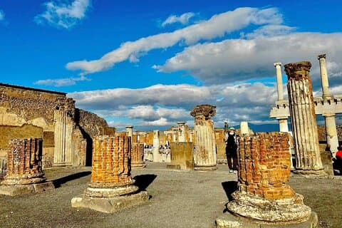 Pompeii with an Archaeologist Shared or Private Tour from Naples