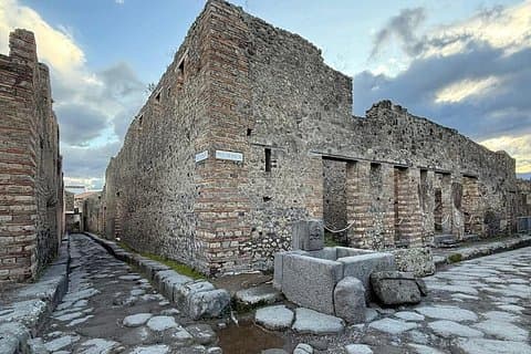 Private Transfer to Sorrento from Naples with Stop 2H in Pompeii
