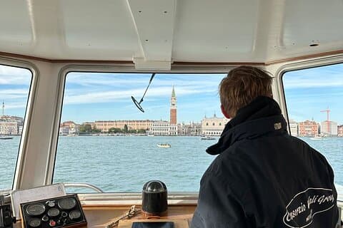 1-hour panoramic tour of Venice by boat