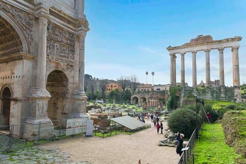Rome: Colosseum Arena, Roman Forum & Palatine Hill Tour