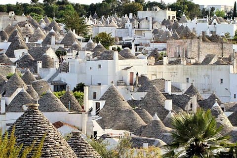Alberobello Self-Guided Tour Departing from Bari by GT Bus