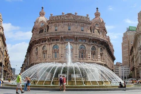 Genoa "Caruggi" Maze: Medieval Walking Tour & Game