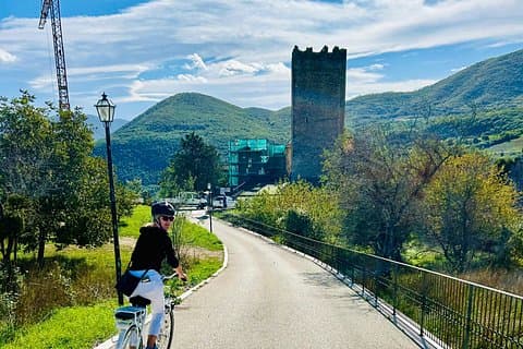 E-bike between towers and medieval villages at the foot of Sirente Abruzzo