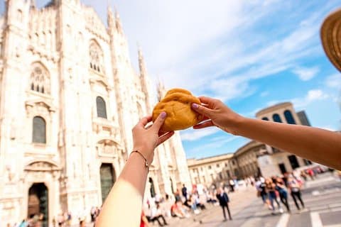 Small-Group Milan Street Food Tour in Brera with Tastings