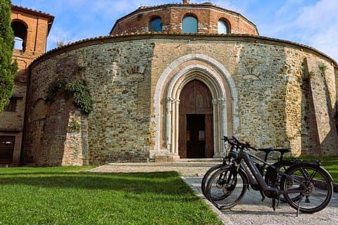 Guided E-Bike tour of the historic center of Perugia
