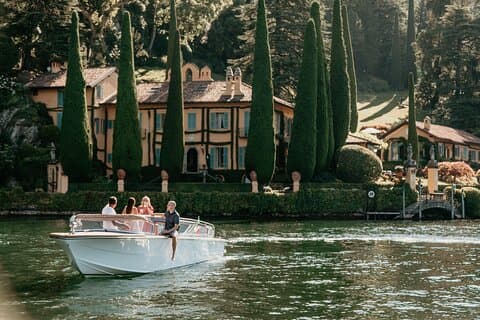 Private Luxury Cruise with Prosecco in Lake Como at its finest