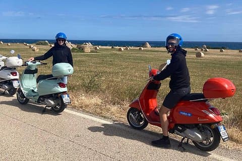 From Bari: Vespa 3-hour tour between Polignano, Conversano and Monopoli