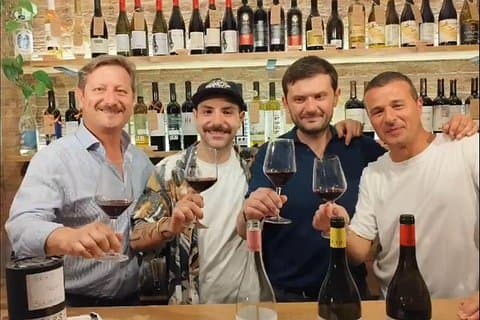 The guides at Naples wine tasting
