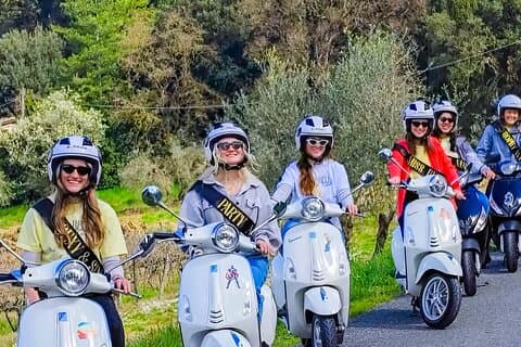 Chianti Vespa Tour with Wine Tasting from Florence