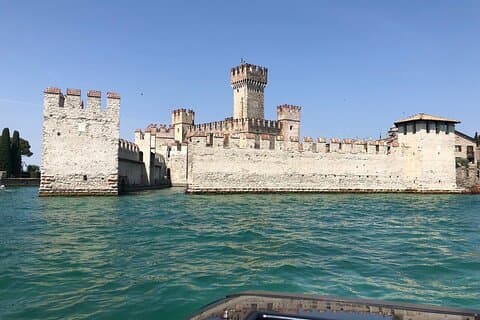 Lake Garda & Verona: Sirmione Private Cruise and Panoramic Views