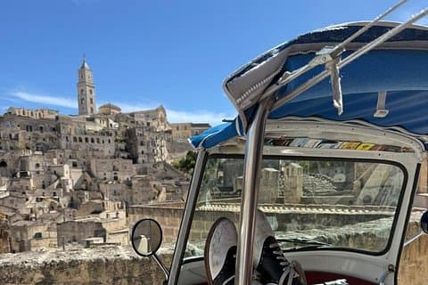 Matera: Panoramic TukTuk Tour with Cave House Entry