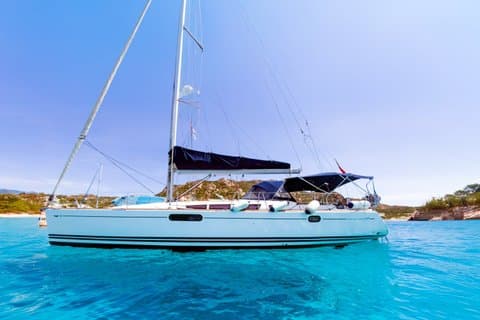 Tour in Barca a Vela Tavolara e Delfini da Golfo Aranci