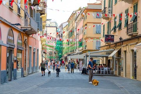 From La Spezia: Street Food Walking Tour with Cinque Terre Escape