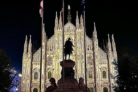 Chasing Lights & Flavors : Milan Night Tour with Gelato