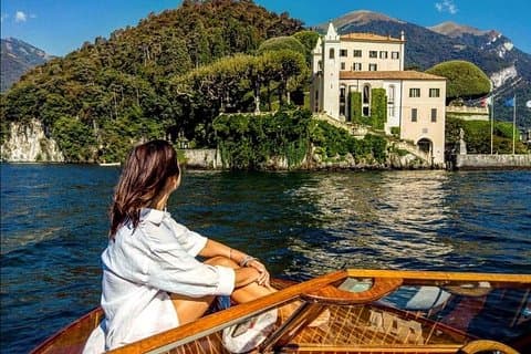 2h Tour with Vintage Wooden Boat on Lake Como
