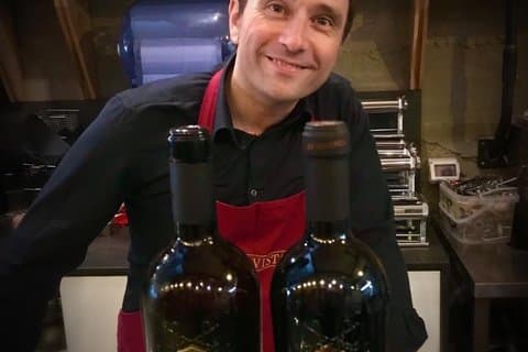 1 hour exclusive Food & Wine tasting with guide by the Vatican