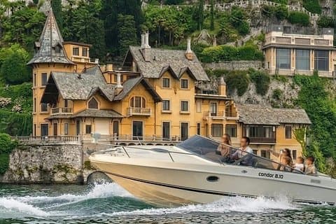 Private Boat Tour on Lake Como – 2 to 6 Hours from Lezzeno