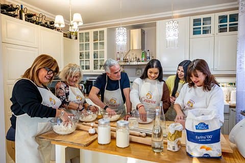 La Spezia: Pasta & Tiramisu Class in a Local Home by Cesarine