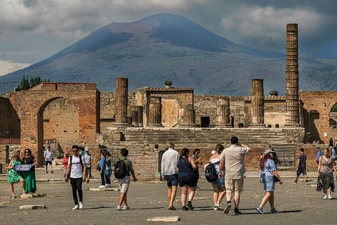 Pompeii and Naples Group Tour from Salerno Skip the Line Ticket