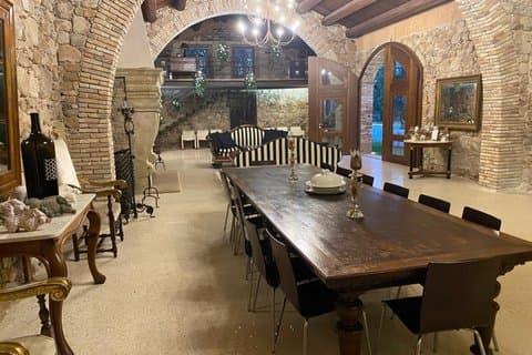 Wine tasting and visit to the winery a few steps from Cagliari