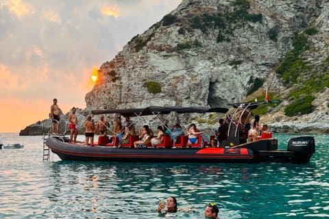 Sunset excursion from Tropea to Capo Vaticano with aperitif
