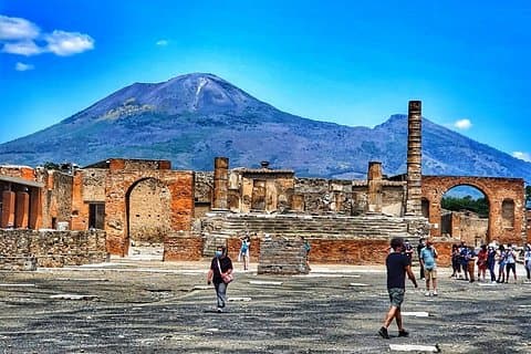 Pompeii & Vesuvius Experience with Easy Lunch from Sorrento