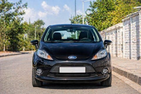 Private Transfer Between Milan Malpensa/Linate Airport and City