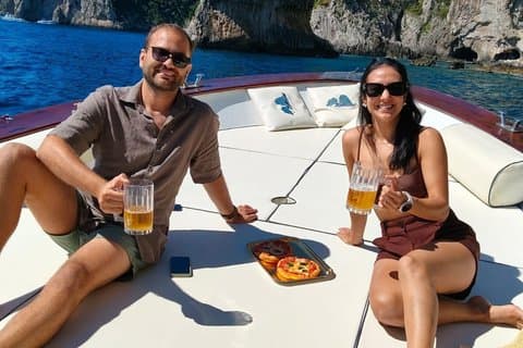 Capri Boat Tour : Small Group Luxury with Pizza and Beer