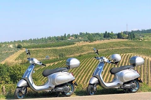 Chianti e-Vespa Self-Drive Tour from Florence with Lunch