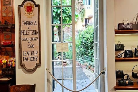 Private Florence Leather Tour Personal Shopper and Inside Access