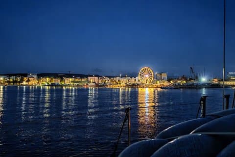 Sunset tour on a sailing boat with aperitif