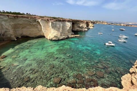 Boat tour Pillirina, sea caves Syracuse and Ortigia