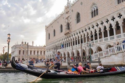 Venice Walking Tour and Gondola Ride