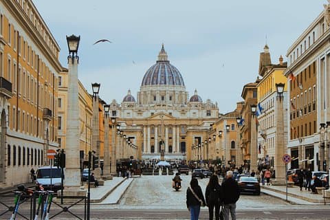 St. Peter's Basilica Priority Entrance with Audio Guide