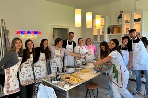 3 Pasta, Ragu',Tiramisu and Unlimited wine tasting