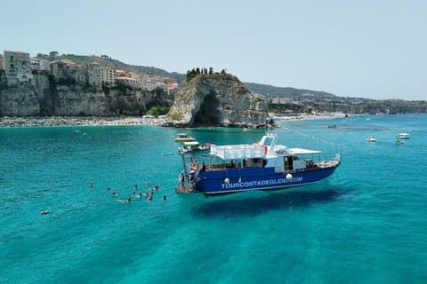 Tour of the Costa degli Dei by boat, 3 hours with aperitif included
