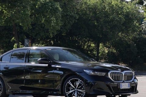 Serravalle Designer Outlet Private Luxury Transfer from/to Milan