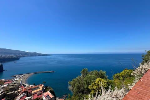 Rome, Pompeii & Amalfi Day Trip with Priority Entrance