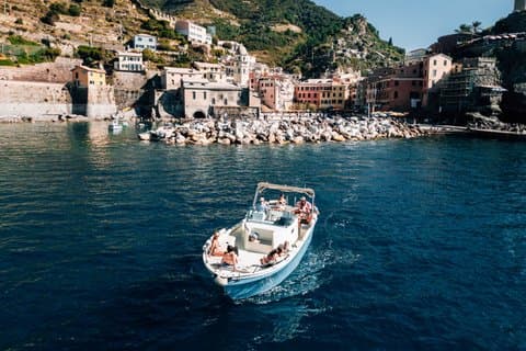 Cinque Terre Boat Tours Experience with Aperitivo and Swim