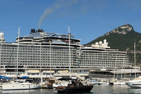 Private Boat Tour from Salerno to Amalfi for DP Cruisers
