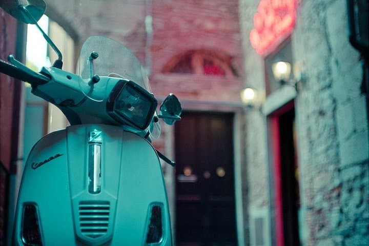 Vespa Tour - The Essence of Rome