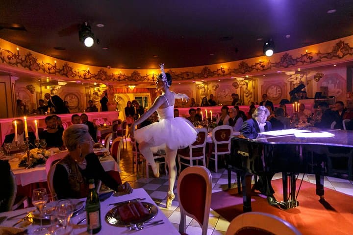 Grand Show Magic Performance