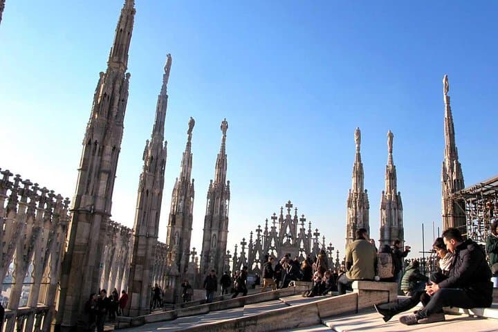 Skip the Line: Express Milan Duomo and Rooftop Private Tour